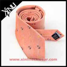 Cravate élégante de l&#39;homme avec l&#39;ancre et la cravate rayée de laine de soie de roue